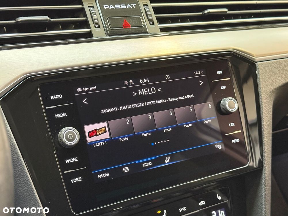 Volkswagen Passat - 37