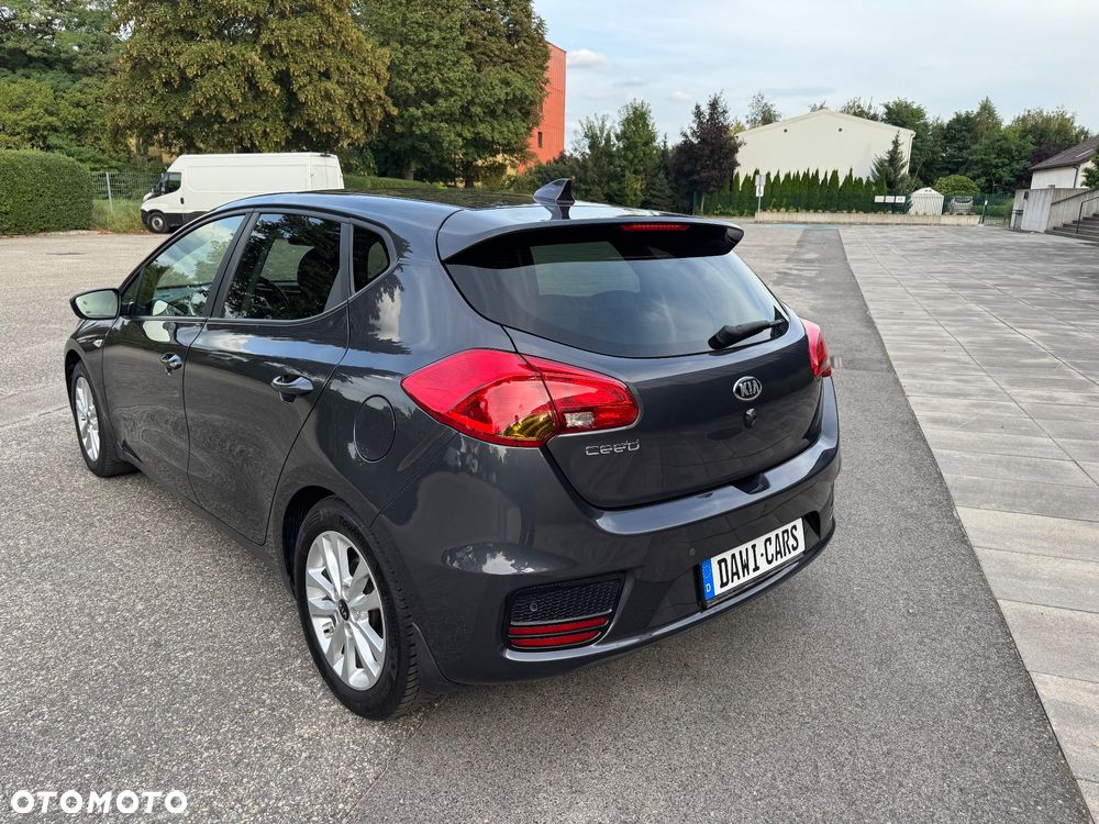 Kia Ceed 1.6 GDI ISG Platinum Edition - 13
