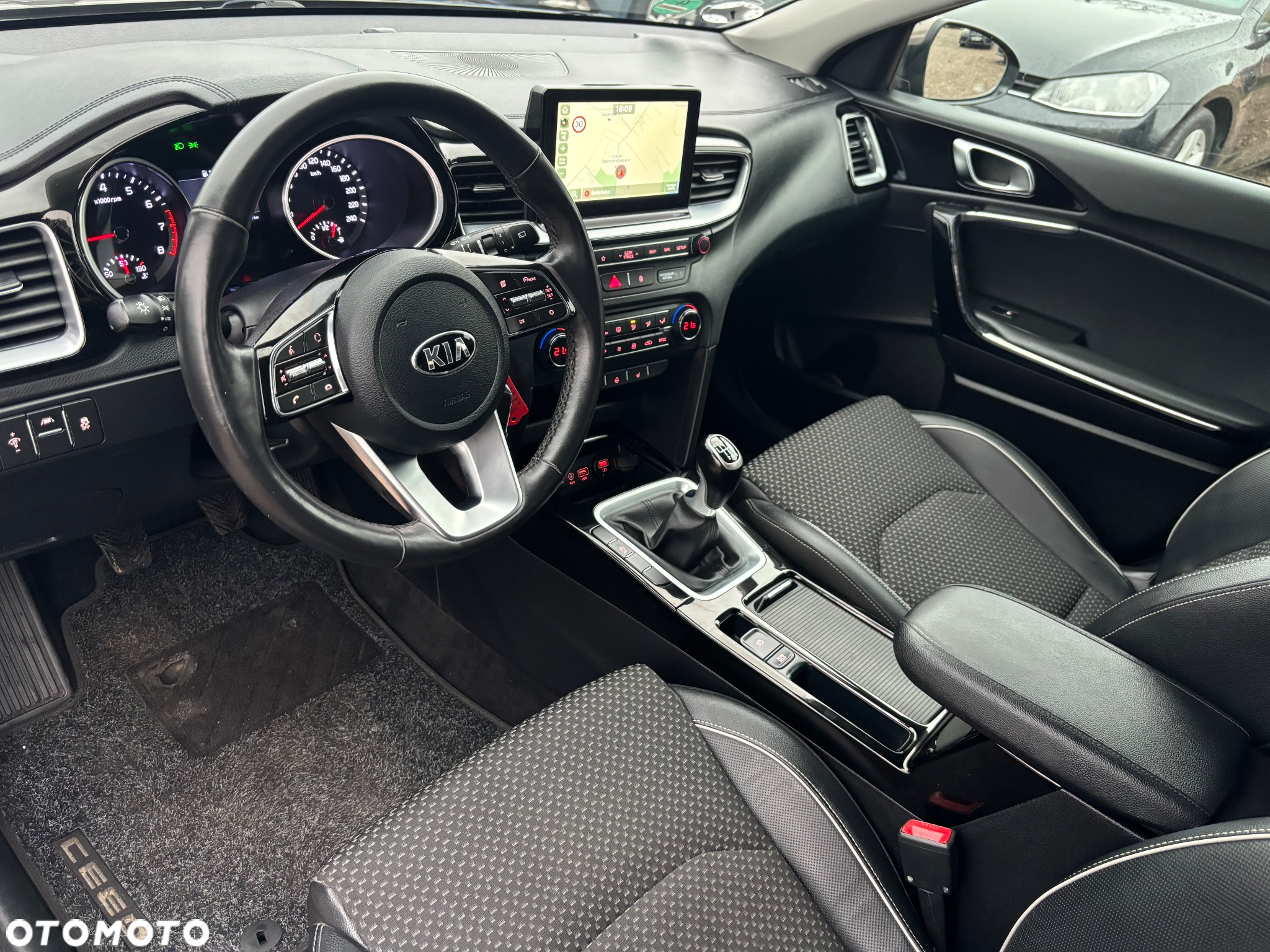 Kia Ceed SW 1.0 T-GDI 120 OPF Edition 7 - 8