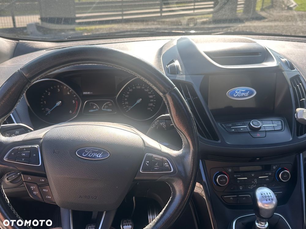 Ford Kuga - 12