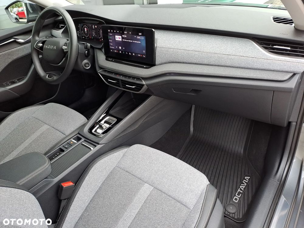 Skoda Octavia 1.5 TSI mHEV Selection DSG - 10