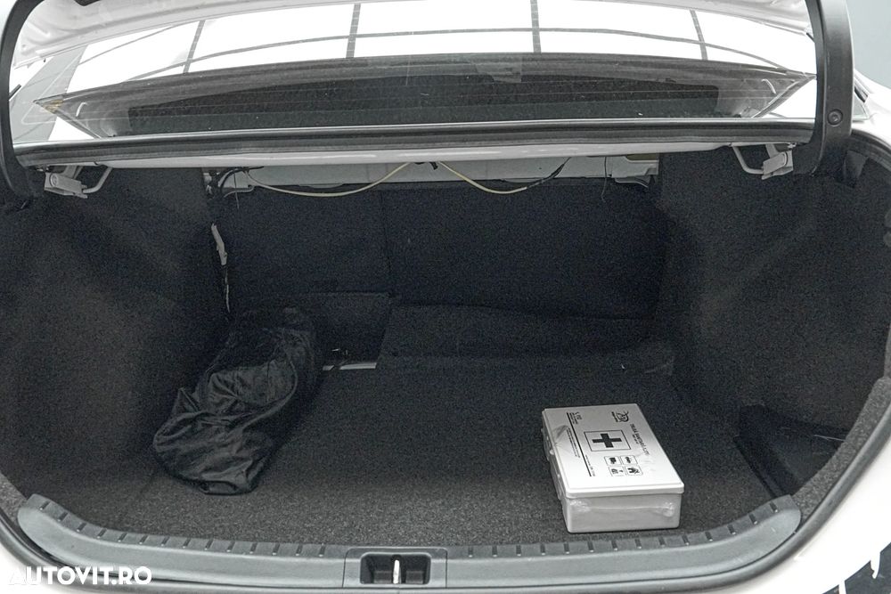 Toyota Corolla 1.33 Dual-VVT-i Cool - 20