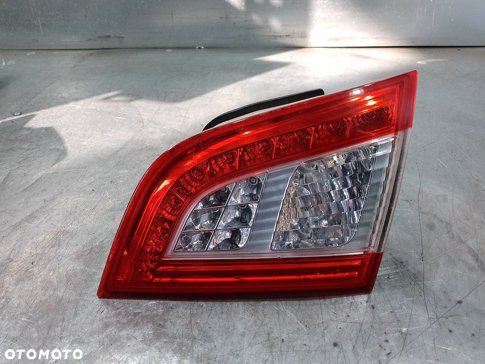LAMPA TYLNA PRAWA W KLAPE PEUGEOT 508 9686780680   89501198 KOMBI - 1