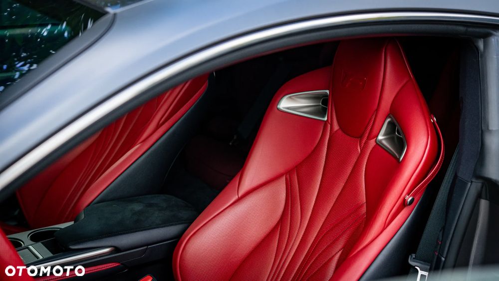 Lexus RC - 10