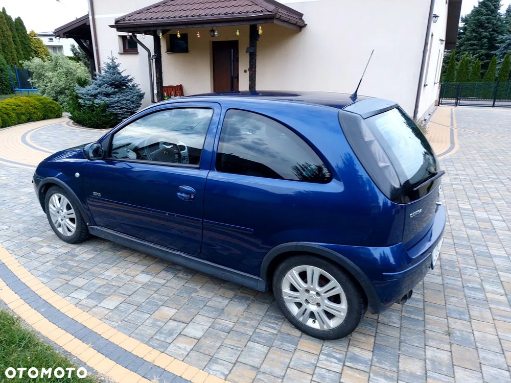 Opel Corsa 1.2 16V Essentia - 10