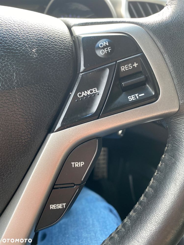 Hyundai Veloster 1.6 GDI Style - 38