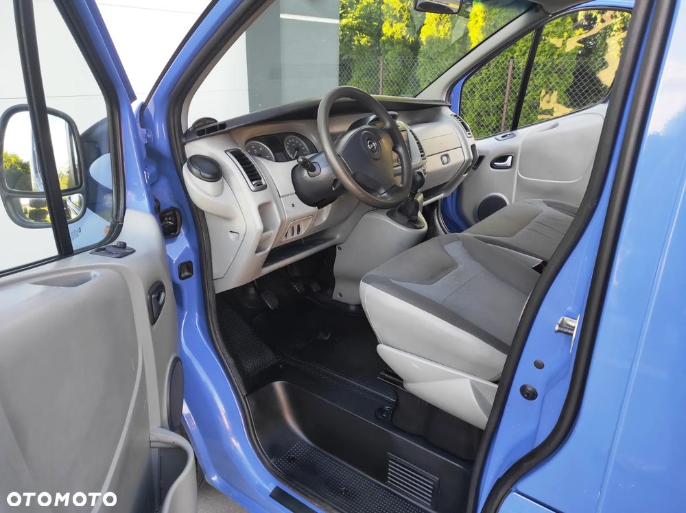 Opel Vivaro L2H1 2.9t - 12
