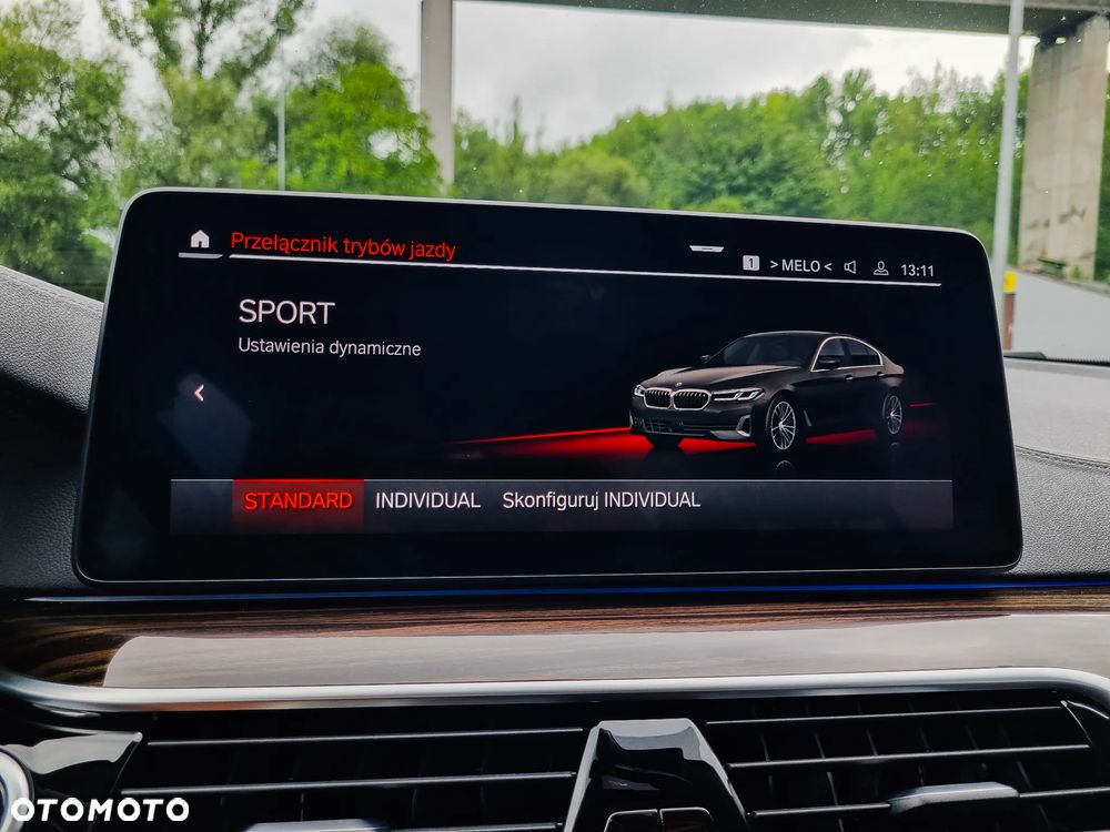 BMW Seria 5 520i Luxury Line sport - 29