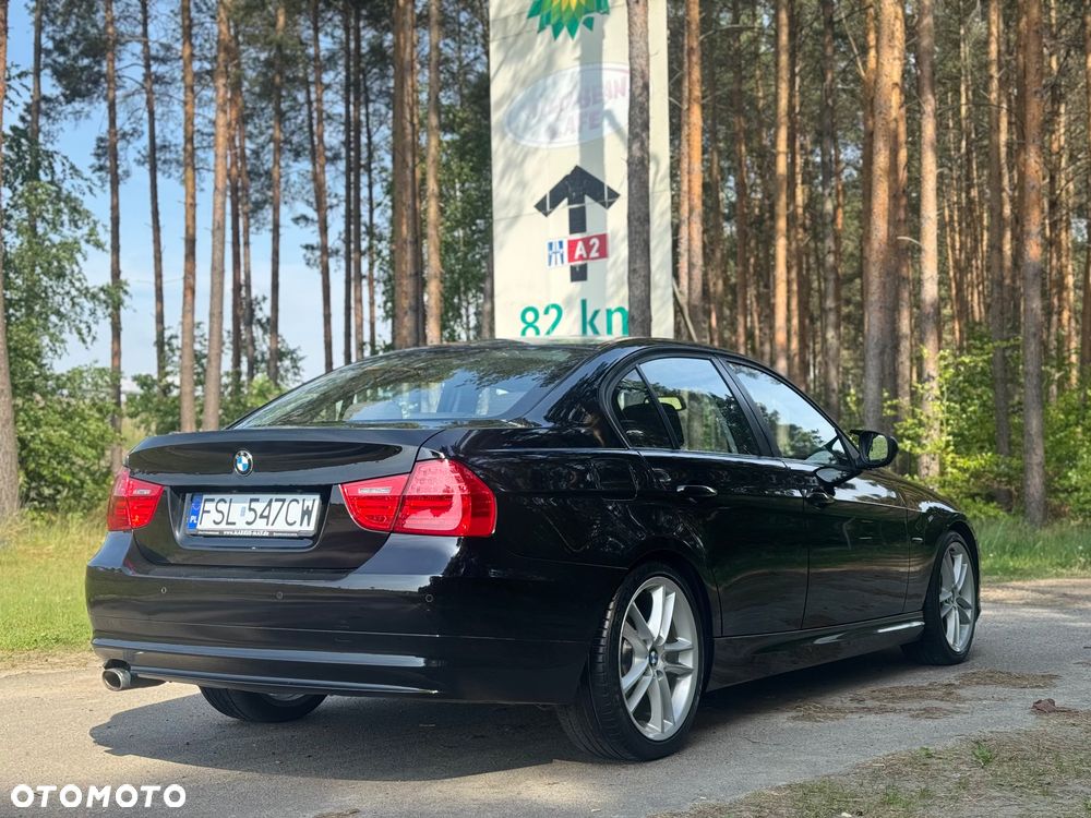 BMW Seria 3 320d DPF Edition Sport - 9