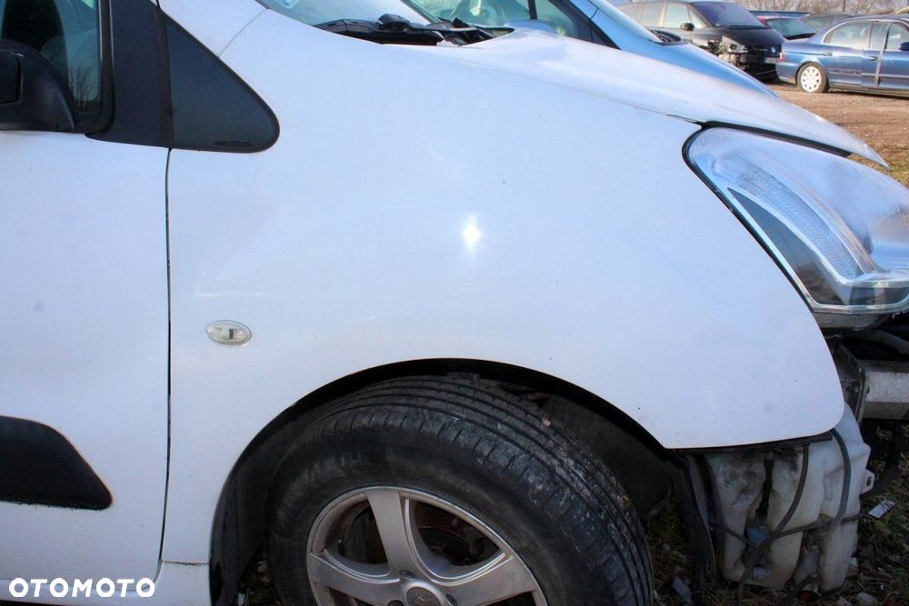 Citroen Berlingo 2008 1.6HDI 9HX (MASKA, ZDERZAK, LAMPA, BŁOTNIK, DRZWI, SZYBA, FOTEL) - 7