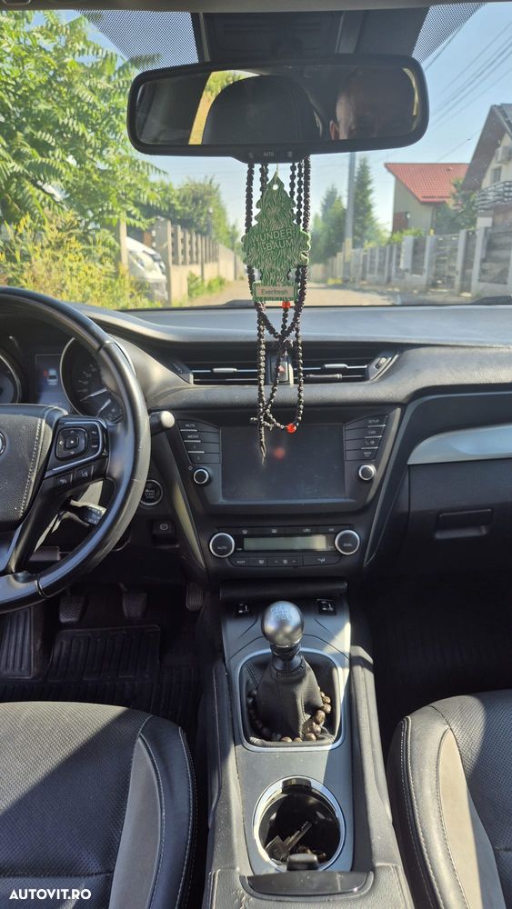 Toyota Avensis 2.0 D-4D Luxury - 8