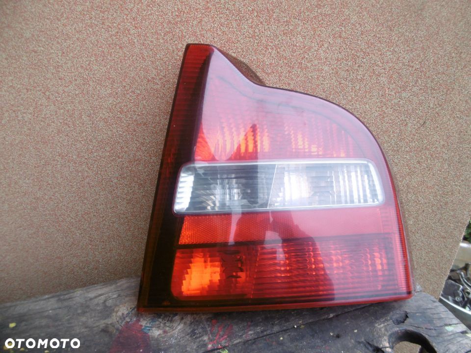 Lampa prawa tył VOLVO S80 HELLA EUROPA - 1