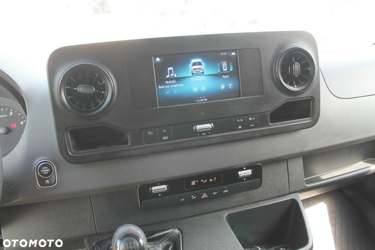 Mercedes-Benz Sprinter - 14