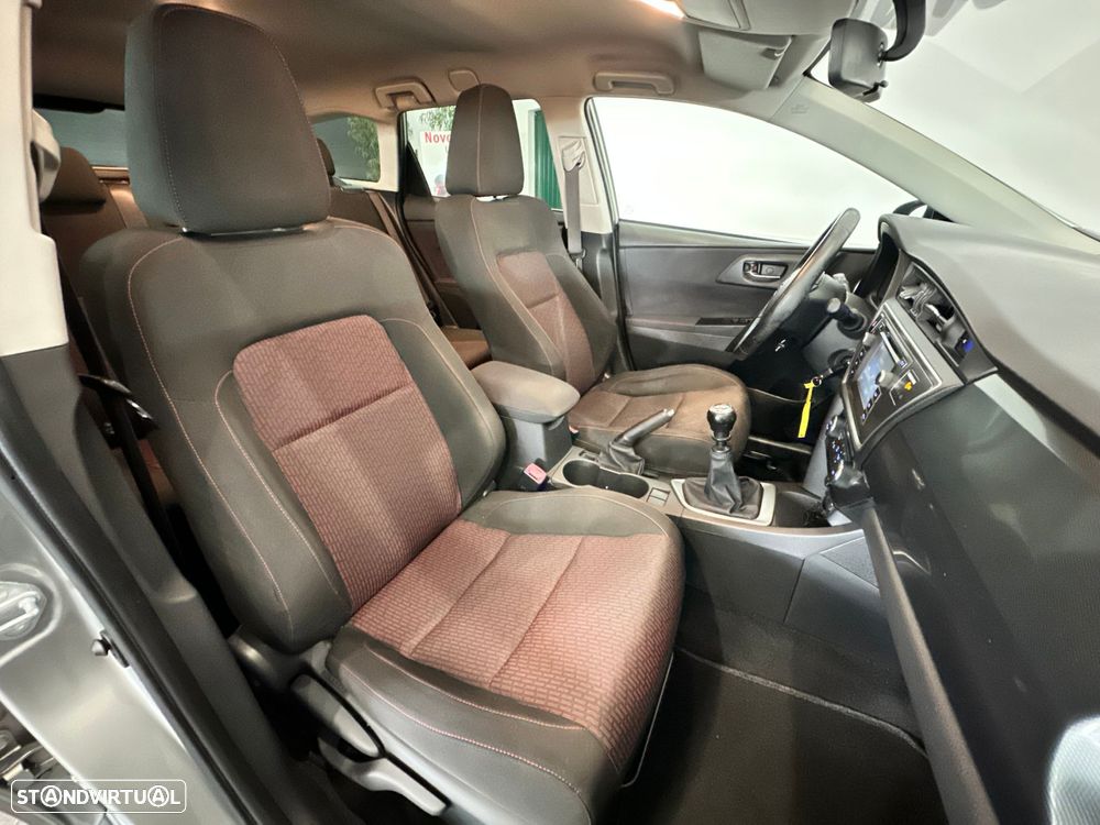 Toyota Auris Touring Sports 1.4 D-4D Comfort+Pack Sport - 27