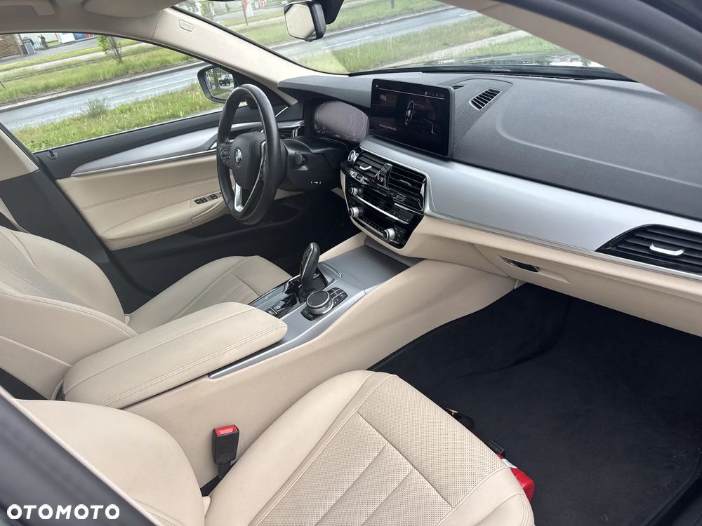 BMW Seria 5 520d Luxury Line - 12