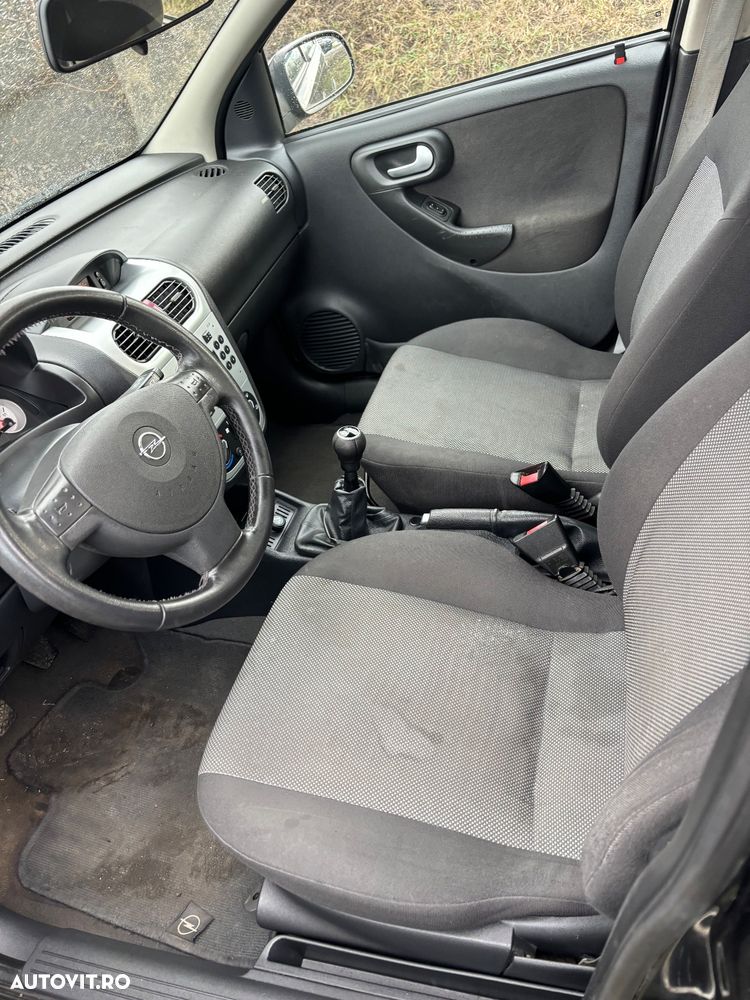 Opel Corsa 1.2 16V Edition - 6