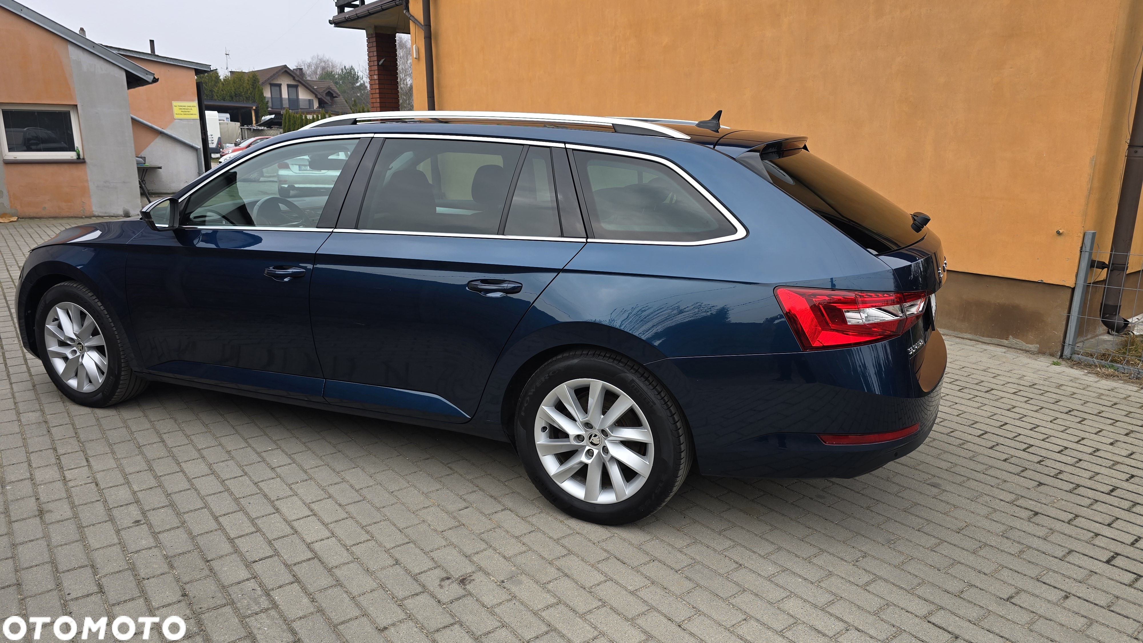 Skoda Superb 1.4 TSI ACT DSG SportLine - 4