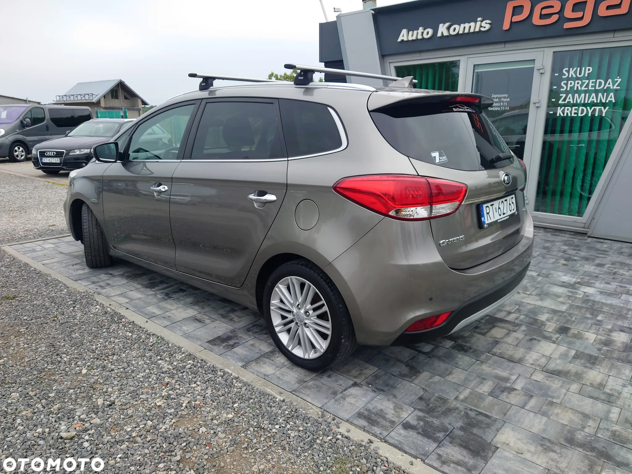 Kia Carens 1.7 CRDi M 7os - 5