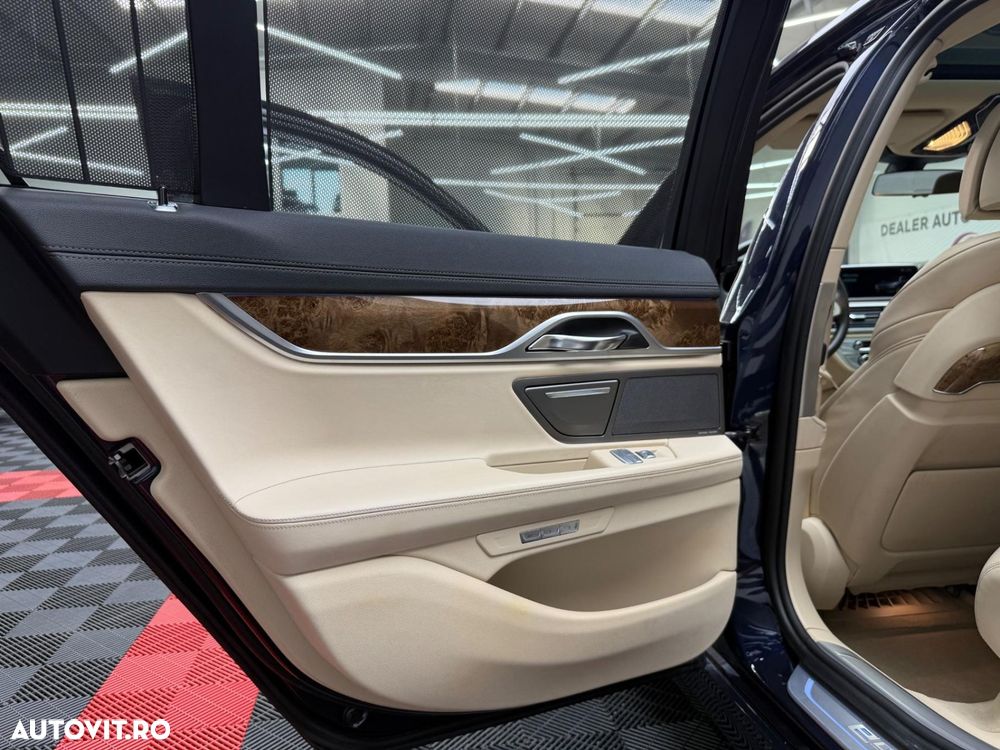 BMW Seria 7 740e iPerformance - 11