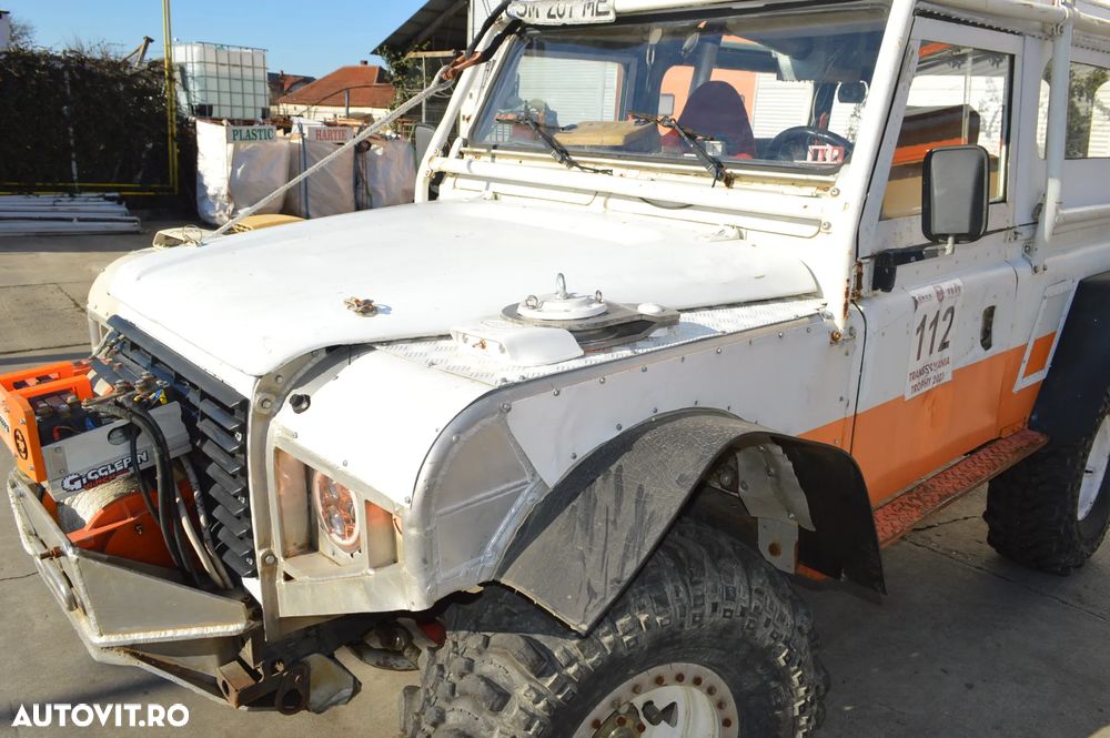 Land Rover Defender - 6