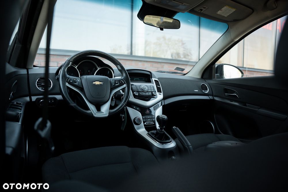 Chevrolet Cruze - 27