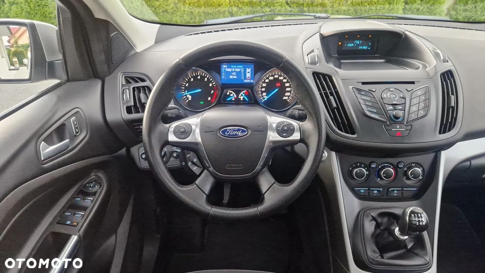 Ford Kuga 1.6 EcoBoost 2x4 Titanium - 9