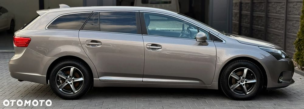 Toyota Avensis 2.0 D-4D Premium - 4