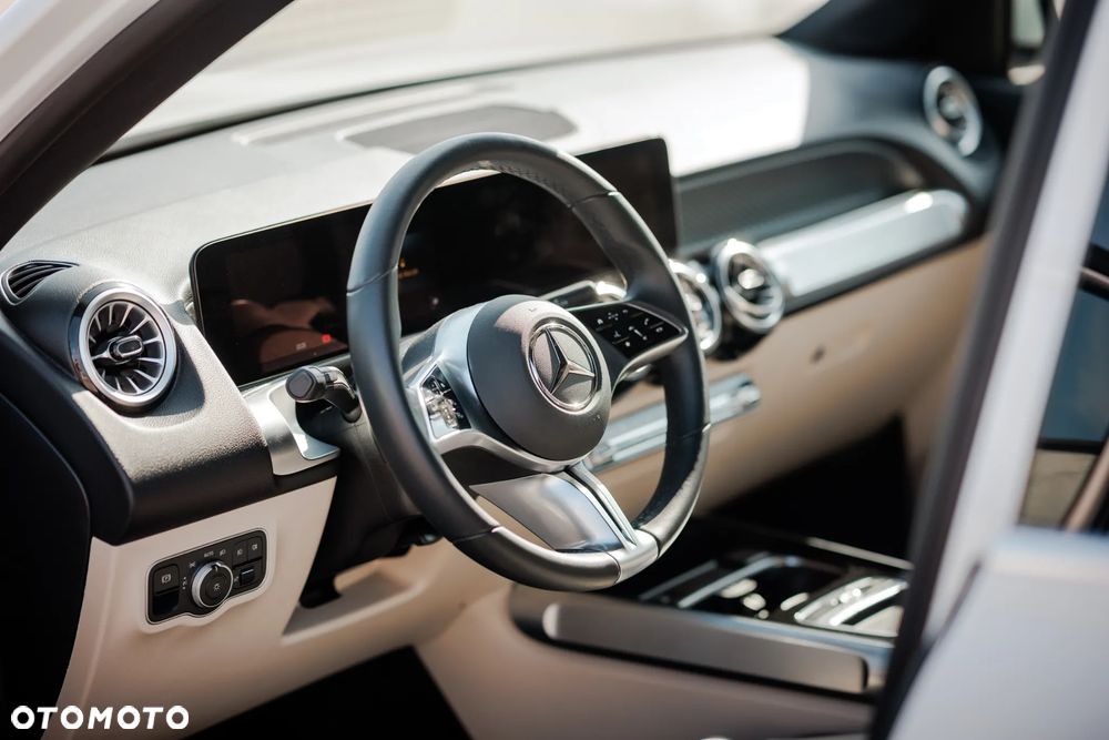 Mercedes-Benz GLB 250 4-Matic AMG Line 8G-DCT - 20