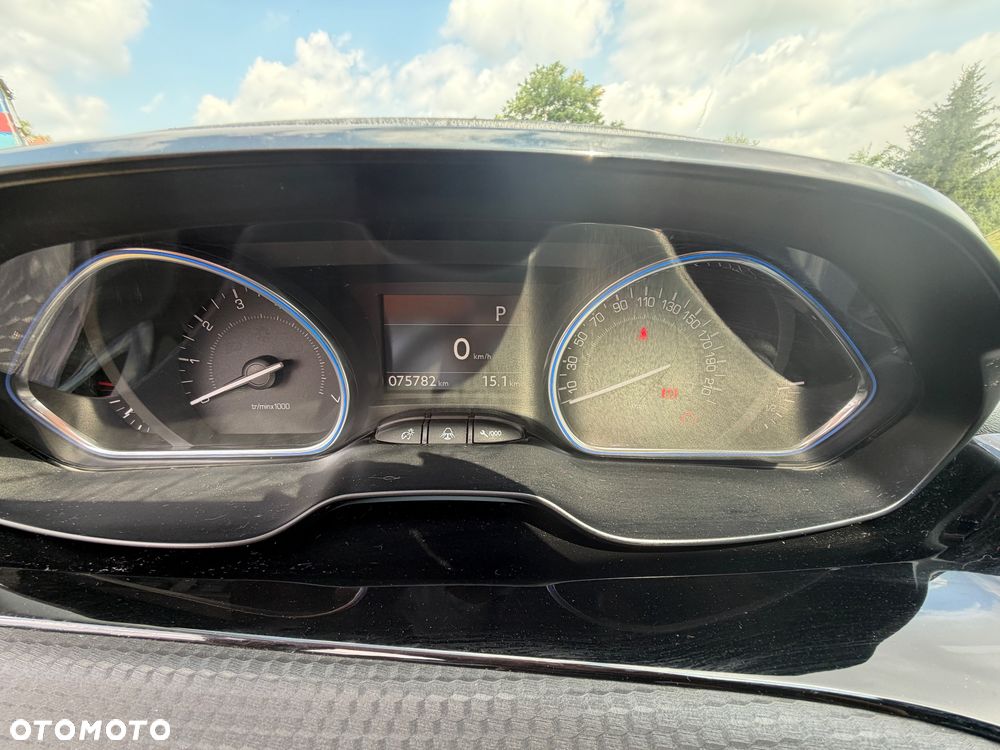 Peugeot 208 1.2 PureTech Allure S&S EAT6 - 9