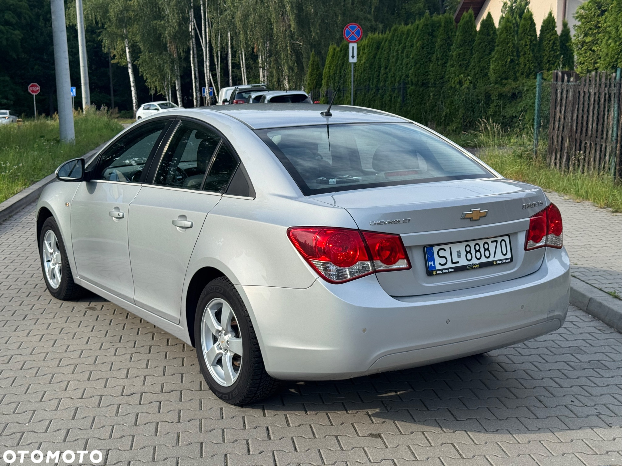 Chevrolet Cruze 1.6 Base - 3