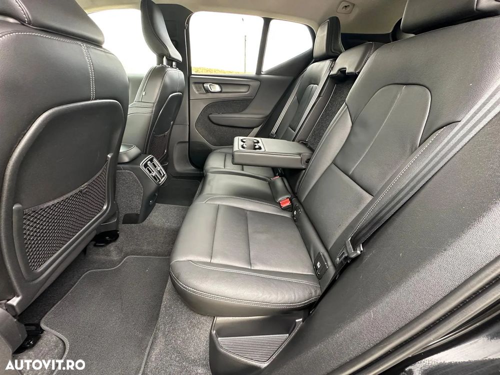 Volvo XC 40 B4 B AWD Geartronic Momentum Pro - 18