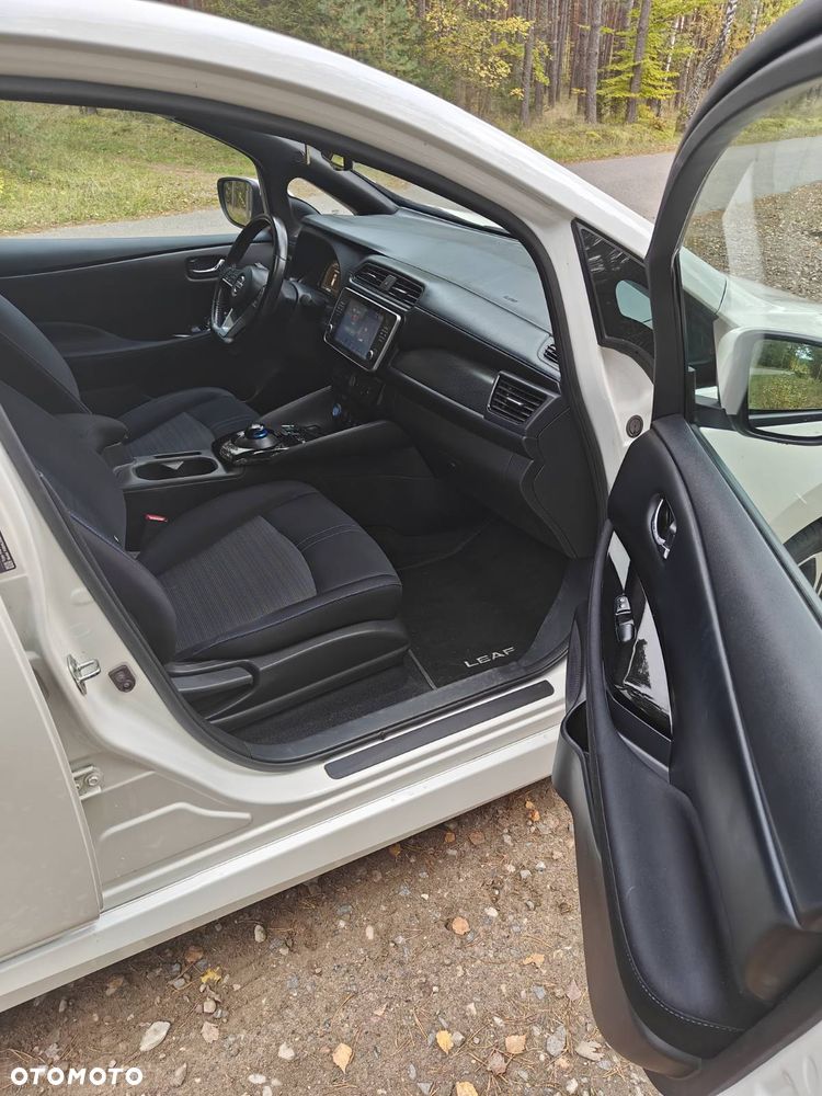 Nissan Leaf 40kWh N-Connecta - 12