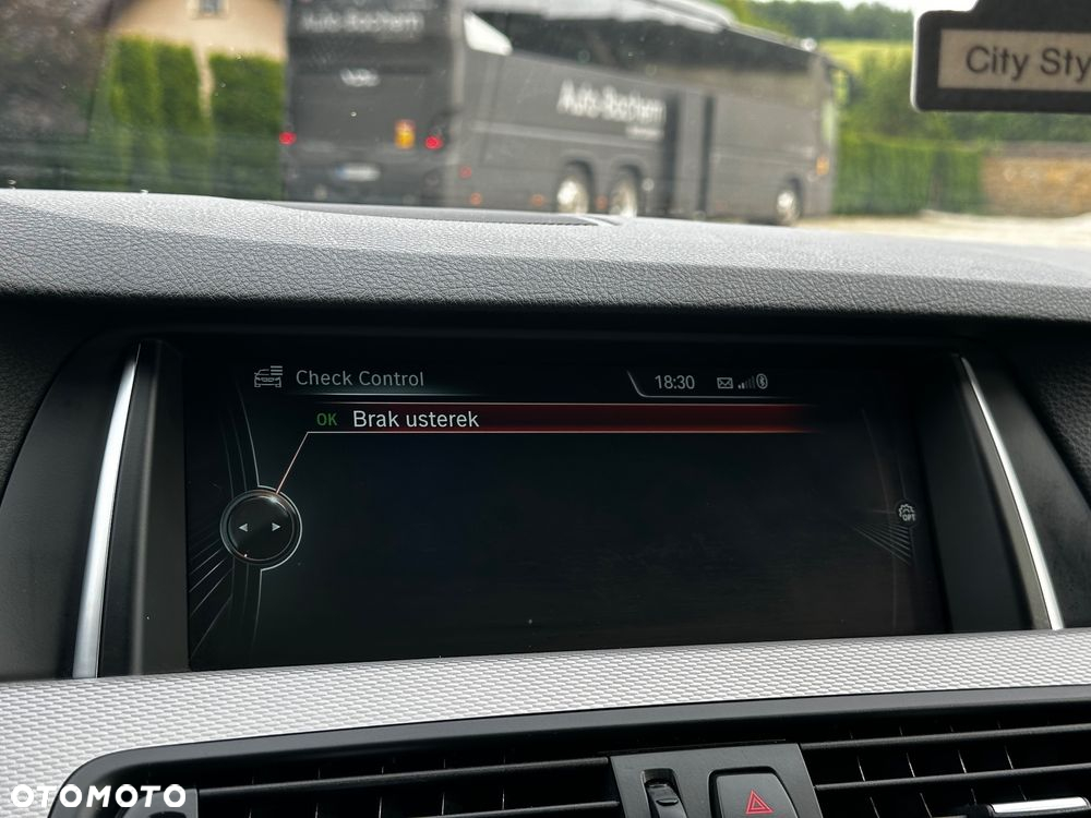 BMW Seria 5 520d - 23