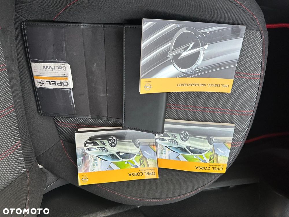 Opel Corsa 1.4 16V Cosmo - 20