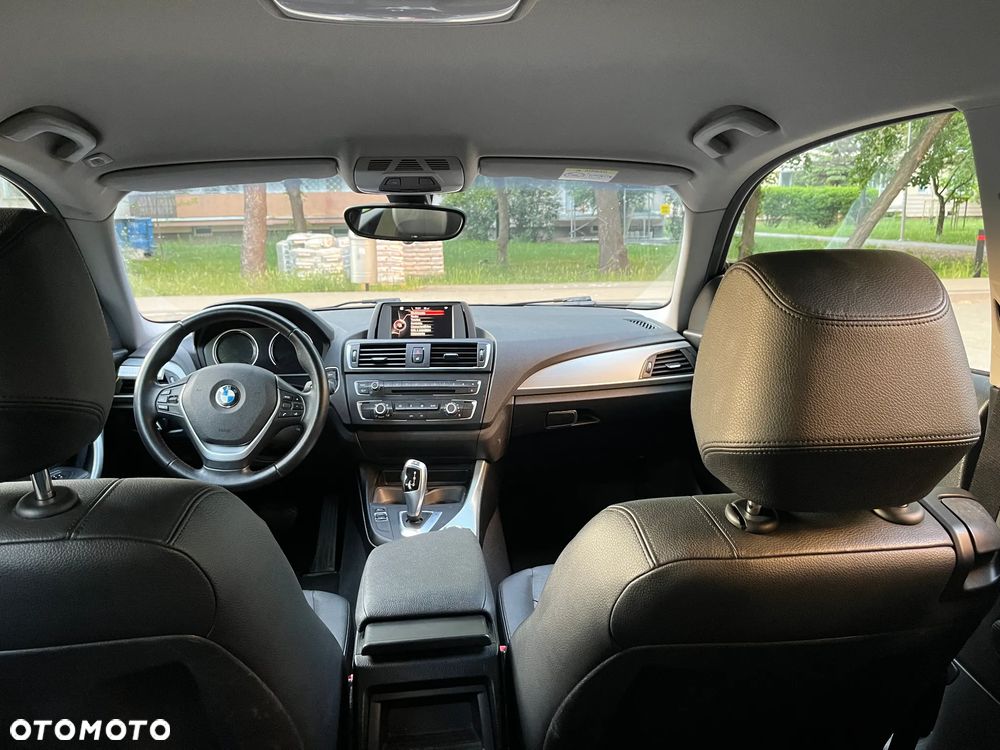 BMW Seria 1 120i - 11