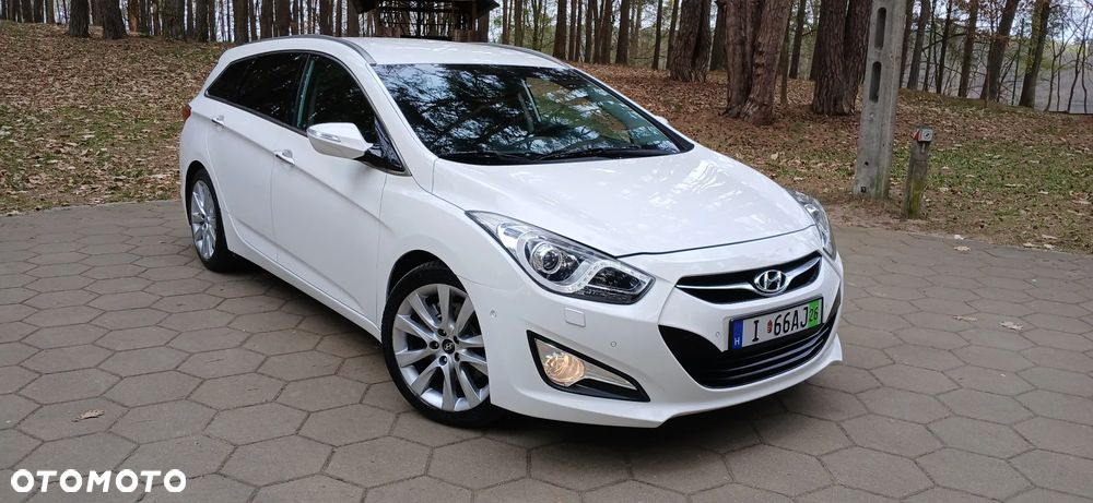 Hyundai i40 i40cw 1.7 CRDi Automatik Fifa World Cup Edition Silver - 1