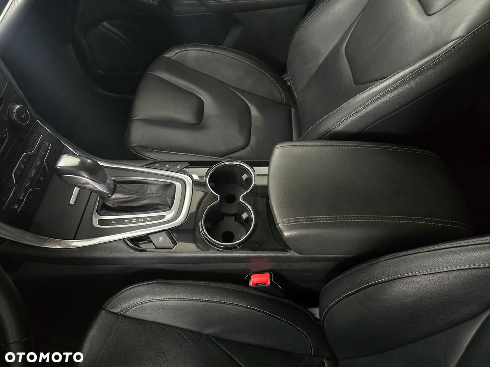 Ford S-Max 2.0 TDCi Titanium PowerShift - 24