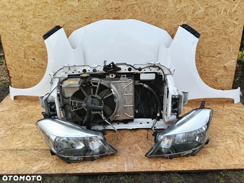 Toyota Yaris III 1.0 Maska Błotniki Lampy Pas Przedni Chłodnice - 5