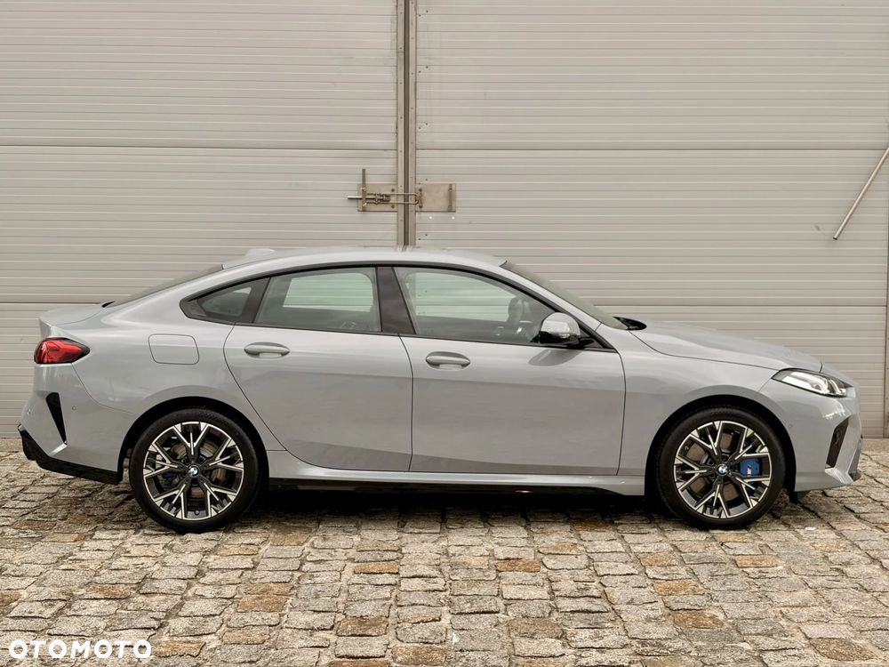 BMW Seria 2 220i mHEV - 3