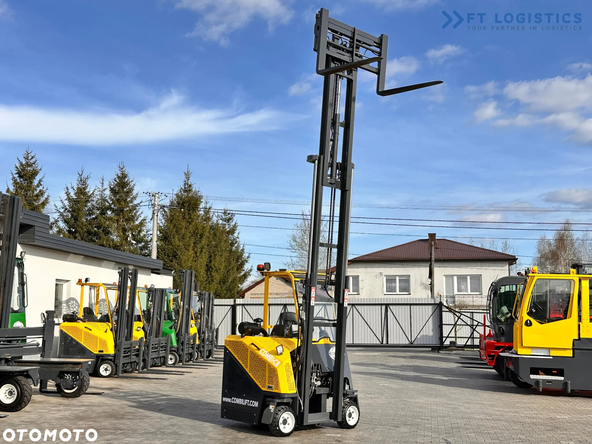 Combilift C3000CB / GAZ / TRIPLEX / 4900MM / WOLNY SKOK / POZYCJONER / PRZESUW WIDEŁ / JAK NOWY - 25