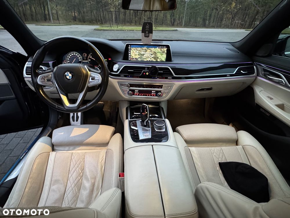 BMW Seria 7 740d xDrive - 14