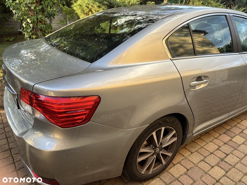 Toyota Avensis - 2