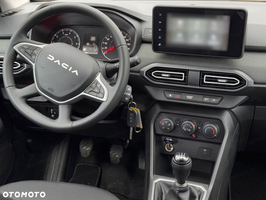 Dacia Sandero - 8