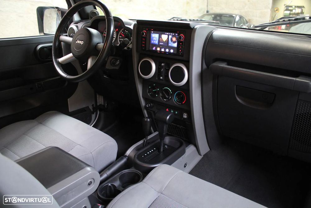 Jeep Wrangler 2.8 CRD ATX Sport - 17