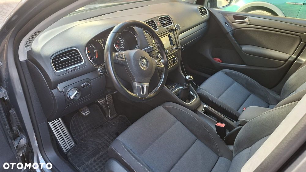 Volkswagen Golf - 8