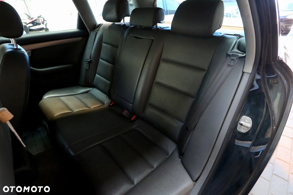 Audi A4 Avant - 6