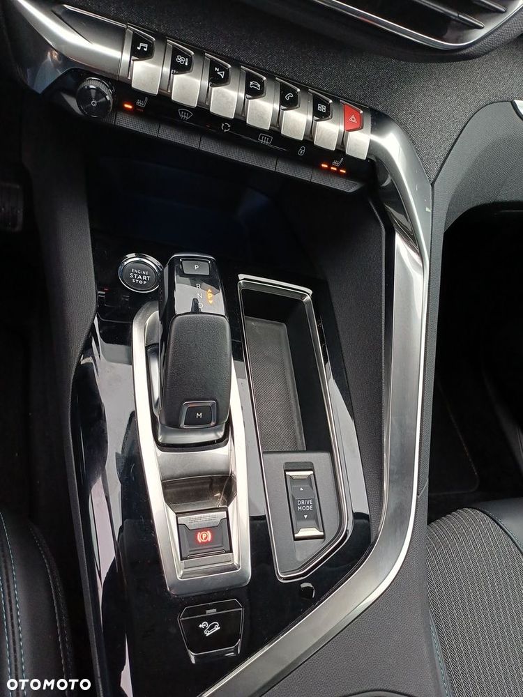 Peugeot 3008 1.2 PureTech Allure Pack S&S EAT8 - 16