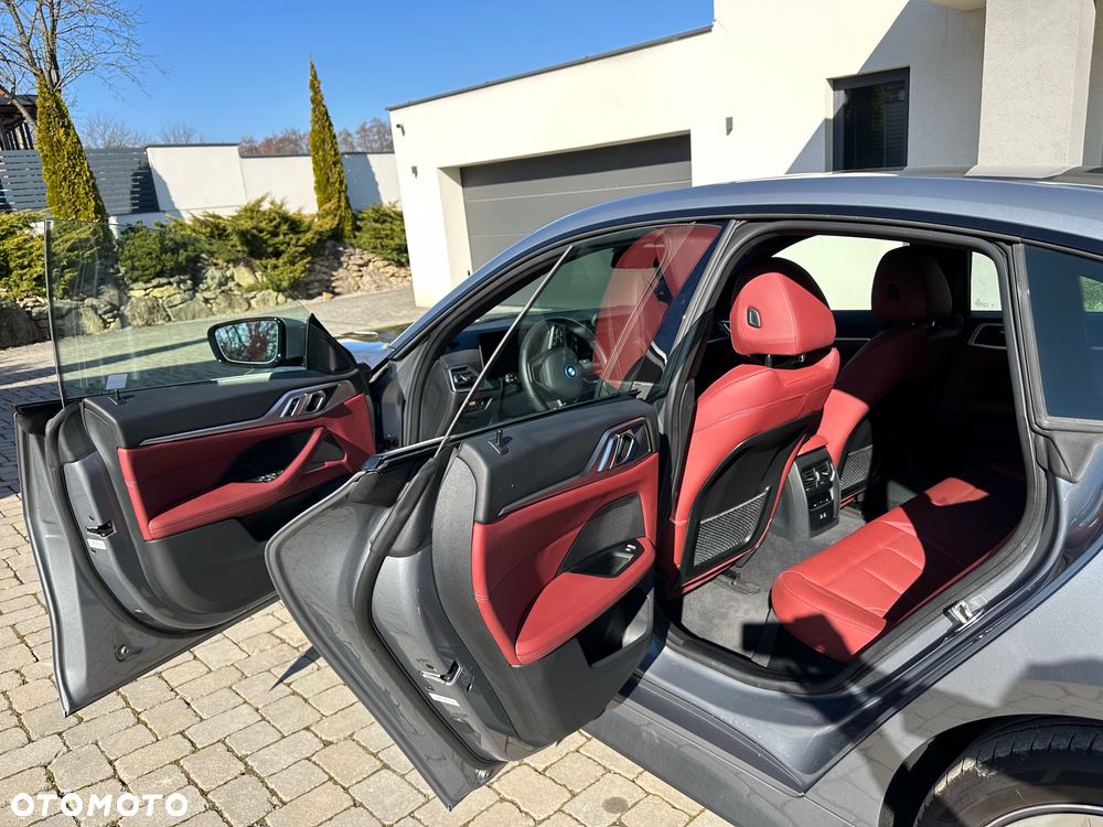 BMW i4 - 22