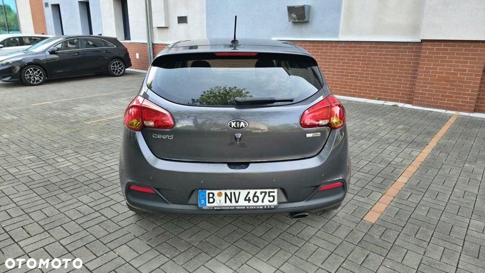 Kia Ceed 1.6 CRDi 136 ISG Spirit - 4