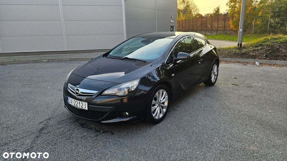 Opel Astra 2013 photo 2